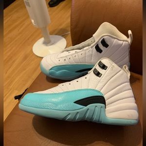 Nike Air Jordan 12 aqua 2018 Size 4Y